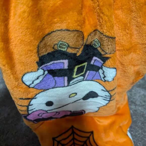 Hello kitty Halloween pirate blanket - Picture 3 of 7